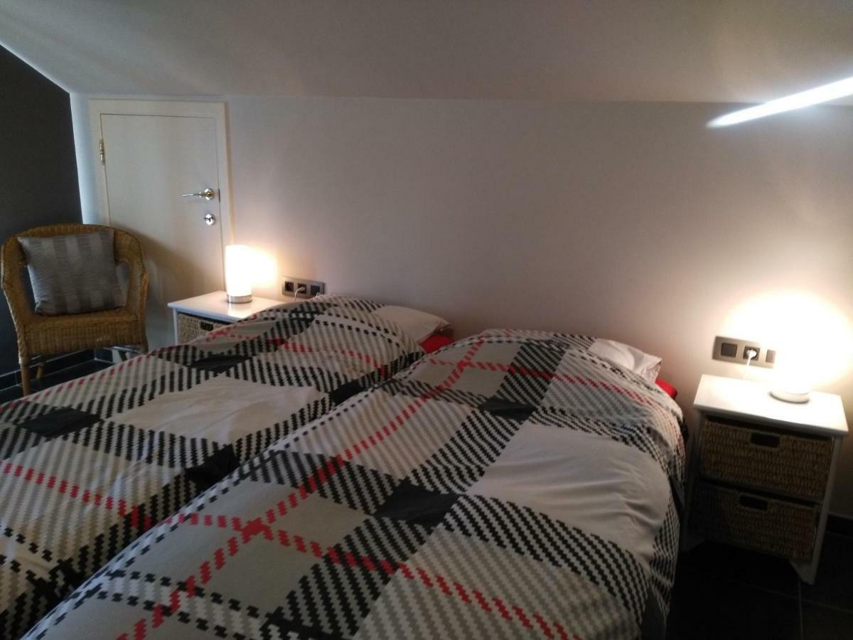 Hotel Les Sansonnets Vaux-sur-Sure Esterno foto