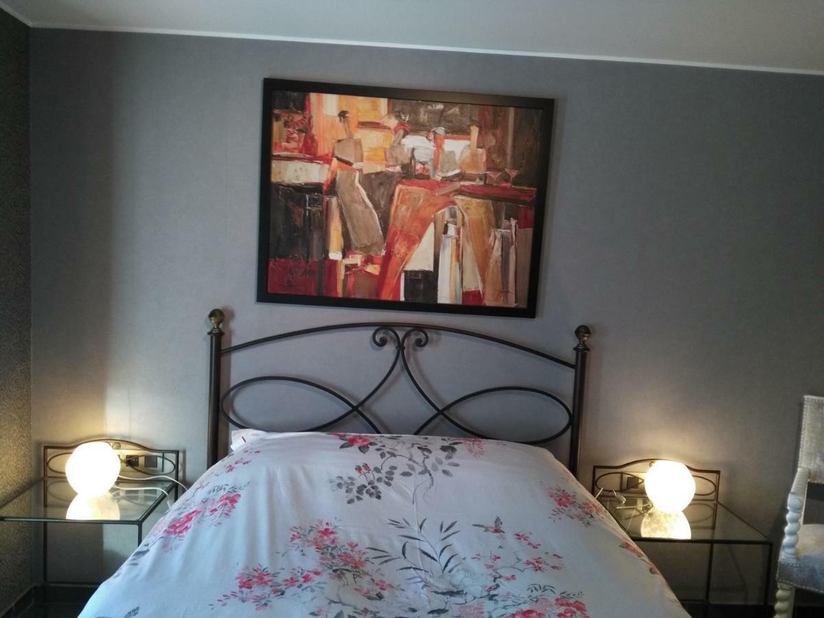 Hotel Les Sansonnets Vaux-sur-Sure Esterno foto